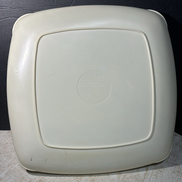 Vintage Denny's Flintstones Collectors Plates (Set of 2) - Picture 8 of 11